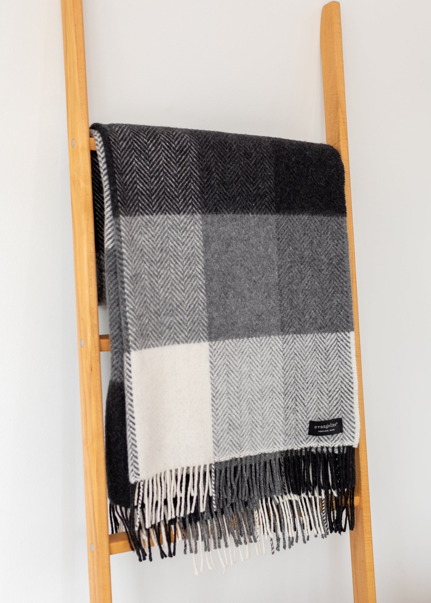 Merino Cashmere Herringbone Throw in Buffalo Check