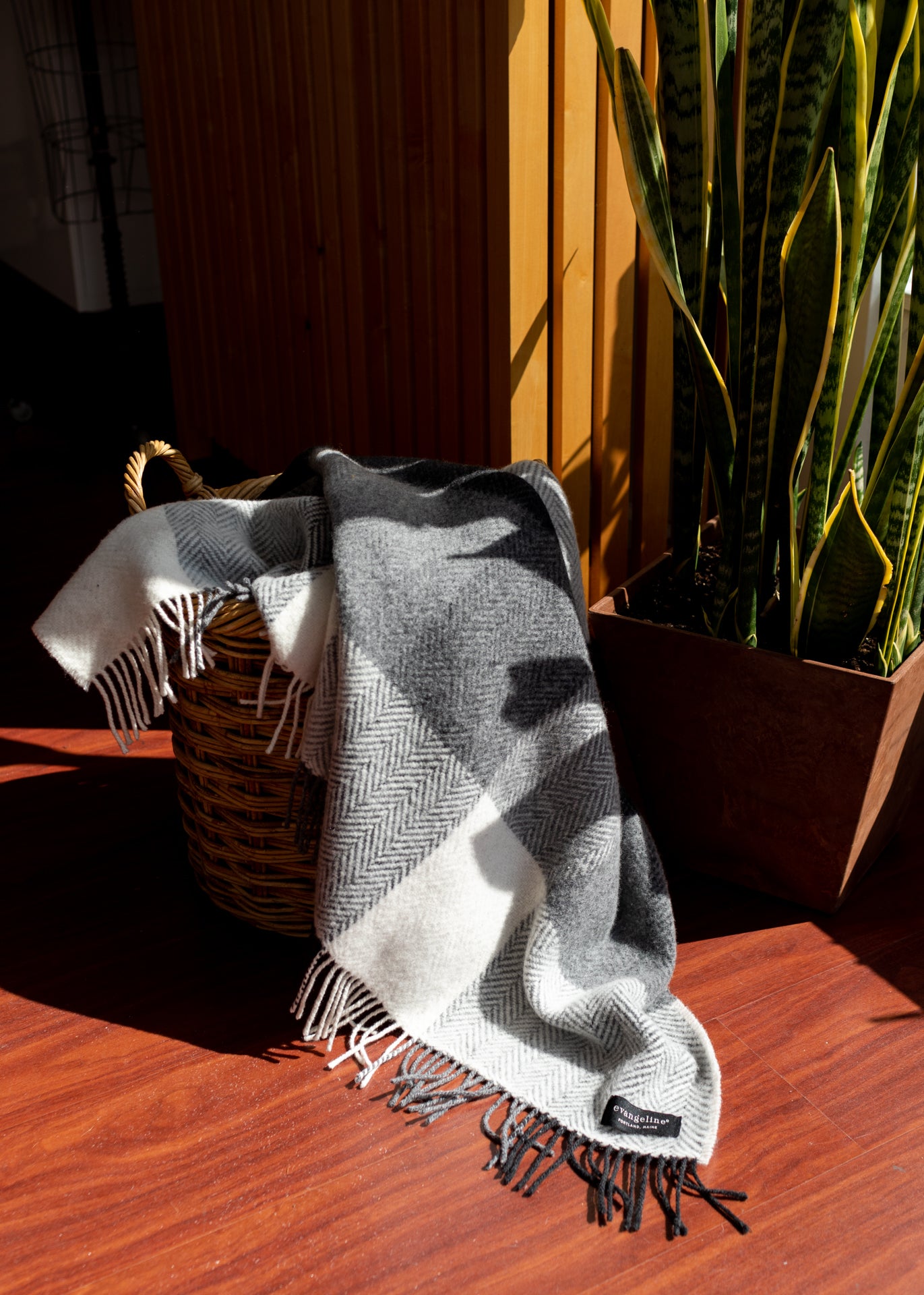 Merino Cashmere Herringbone Throw in Buffalo Check