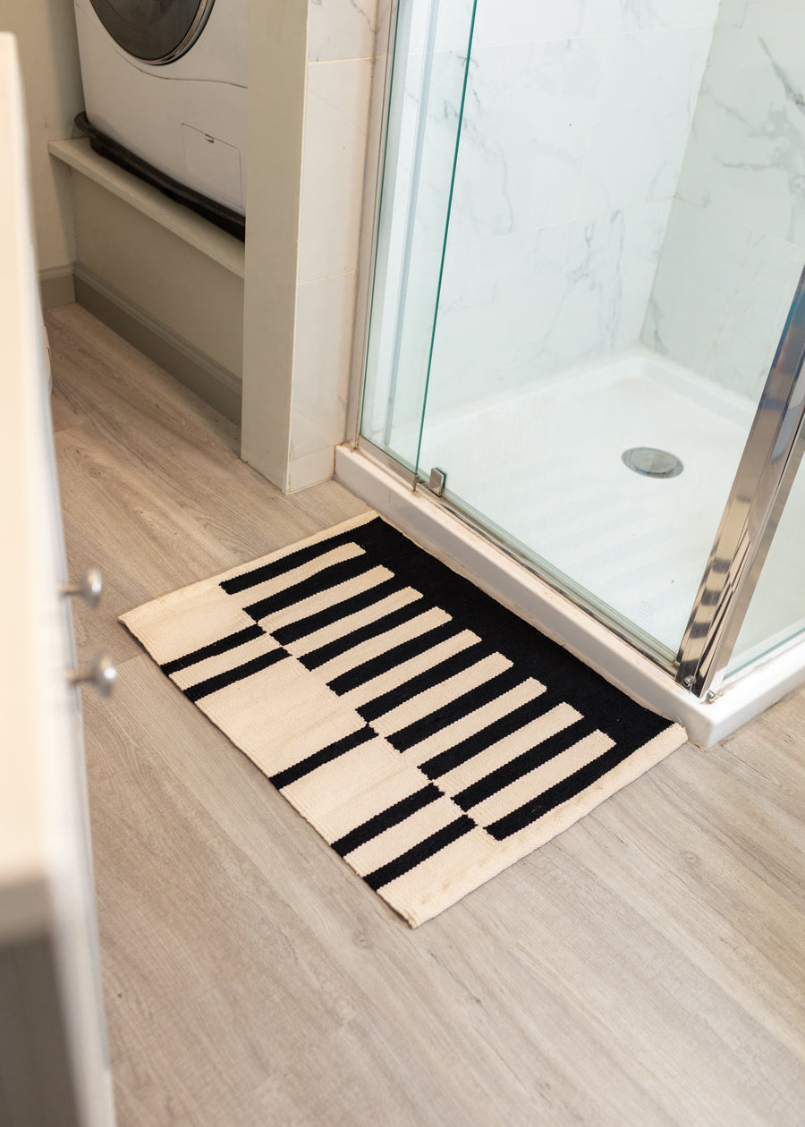 Black Pier Bath Mat