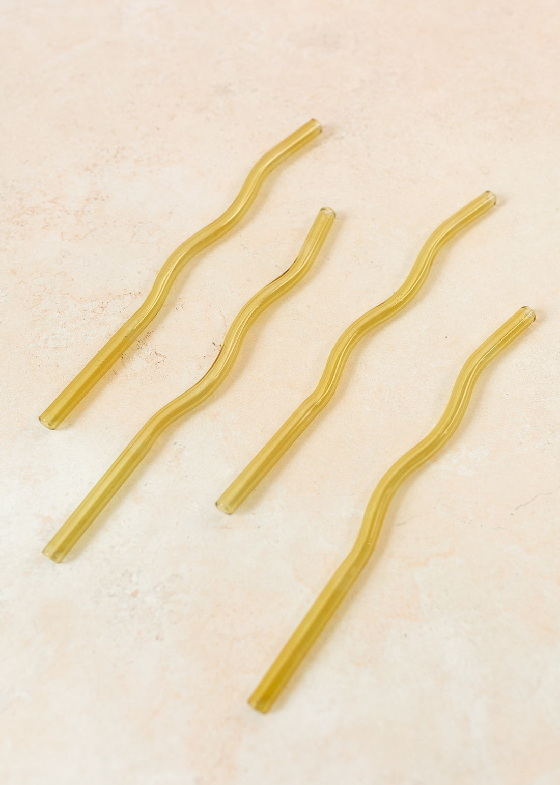 Pastel Glass Wavy Straws - Shop Online on roomtery
