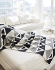 Envie Throw